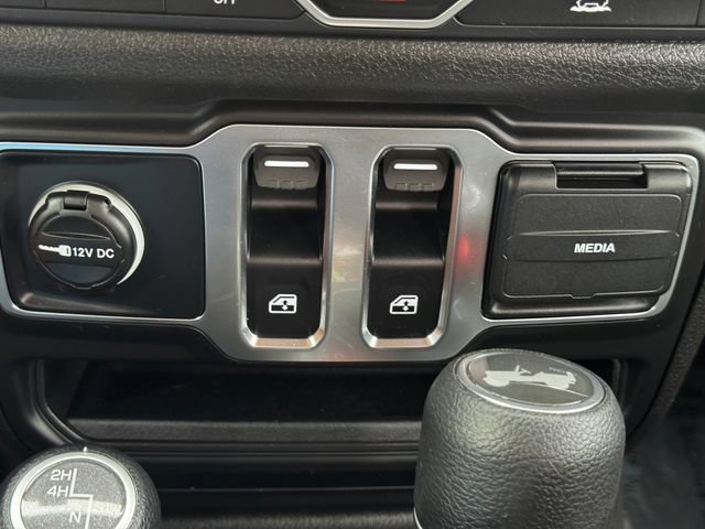 Certified 2025 Jeep Wrangler Sport AWD/4WD image 35