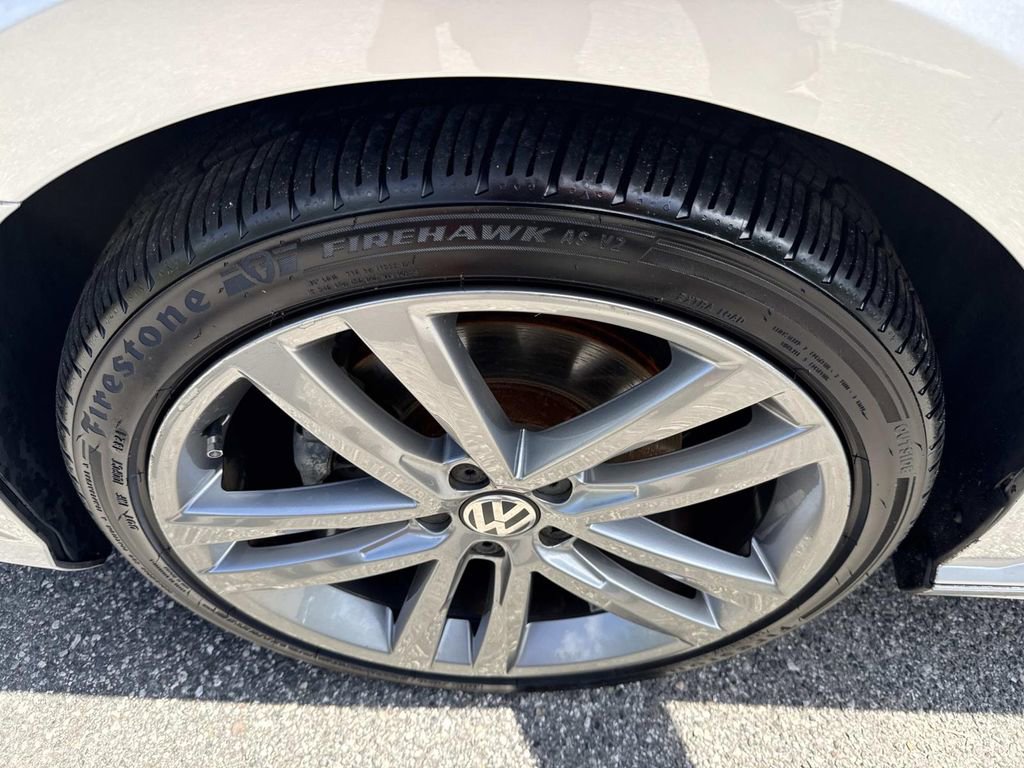 Used 2018 Volkswagen Passat 2.0T R-Line w/ R-Line Lighting Package FWD image 12