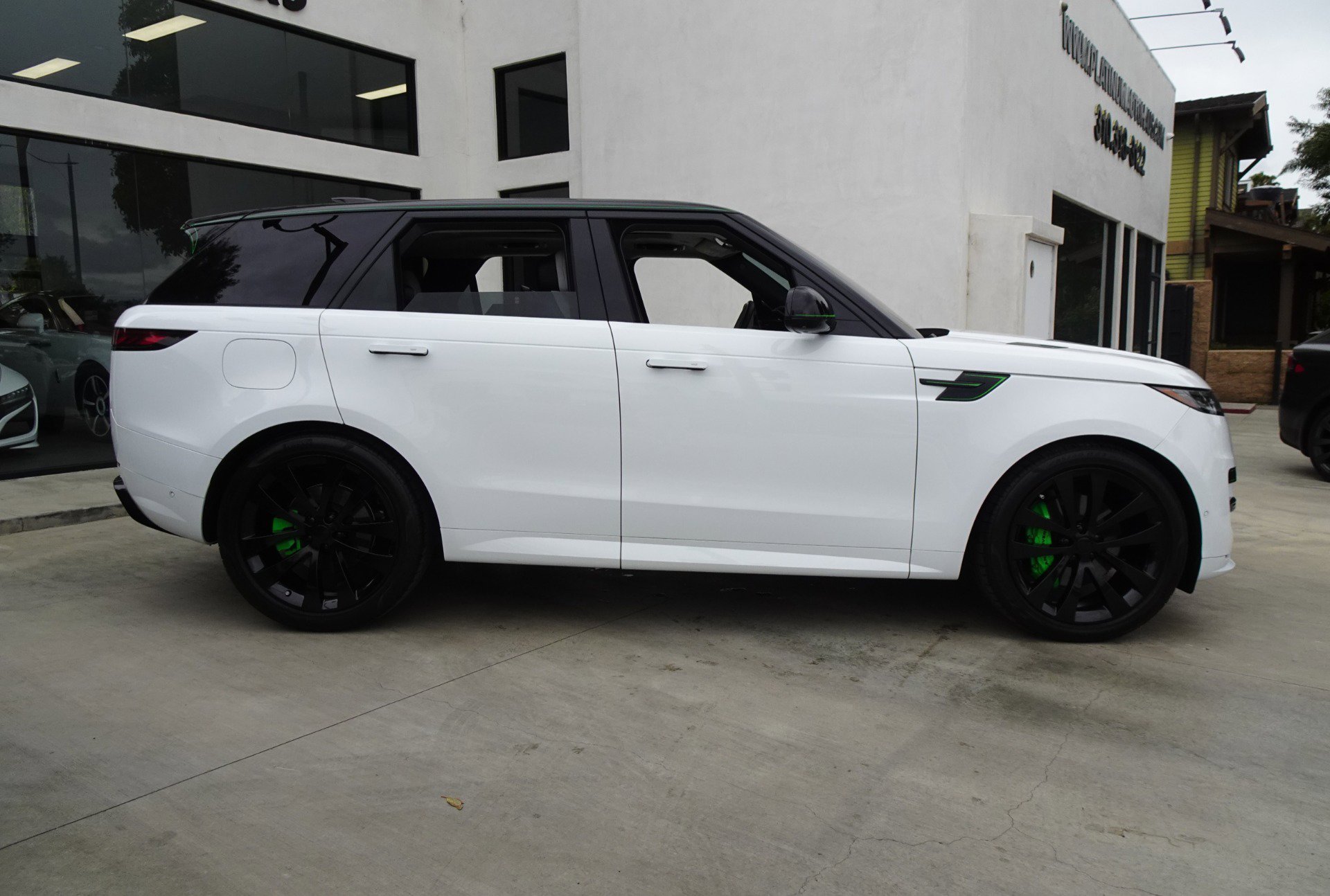 Used 2023 Land Rover Range Rover Sport SE Dynamic AWD/4WD image 8
