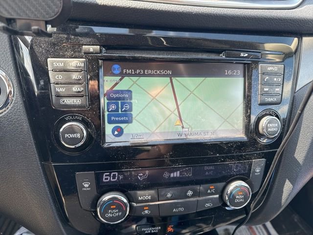 Used 2016 Nissan Rogue SV w/ SV Premium Package AWD/4WD image 12