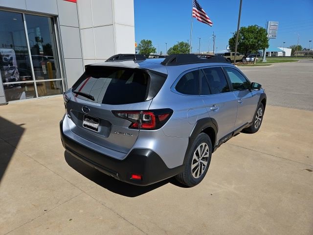 Used 2024 Subaru Outback Premium image 5