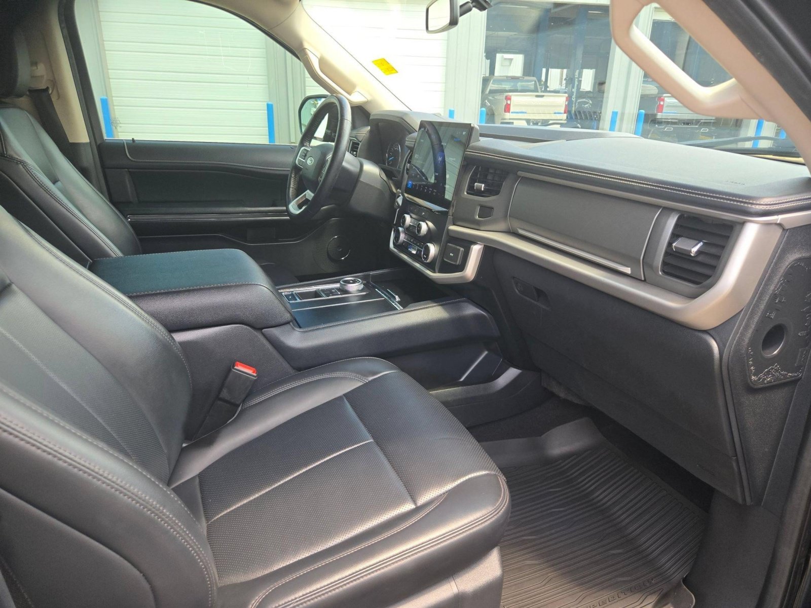 Used 2024 Ford Expedition Max XLT RWD image 27