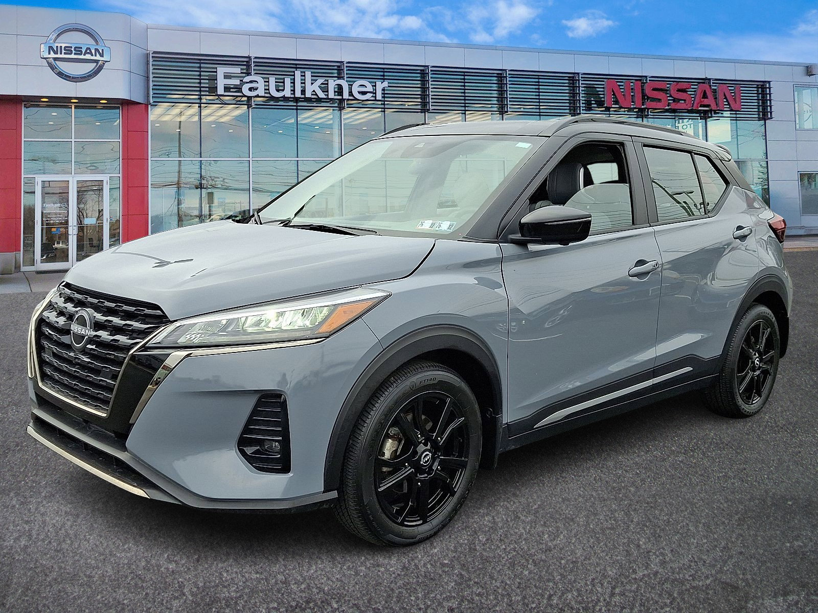 Certified 2024 Nissan Kicks SR w/ SR Premium Package image 3