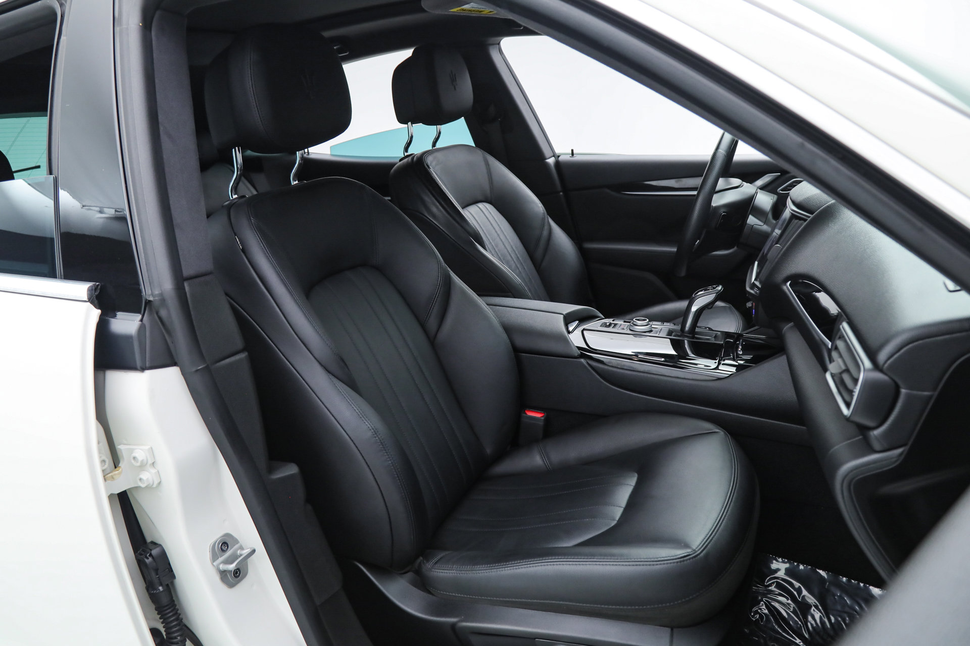 Certified 2023 Maserati Levante GT image 12