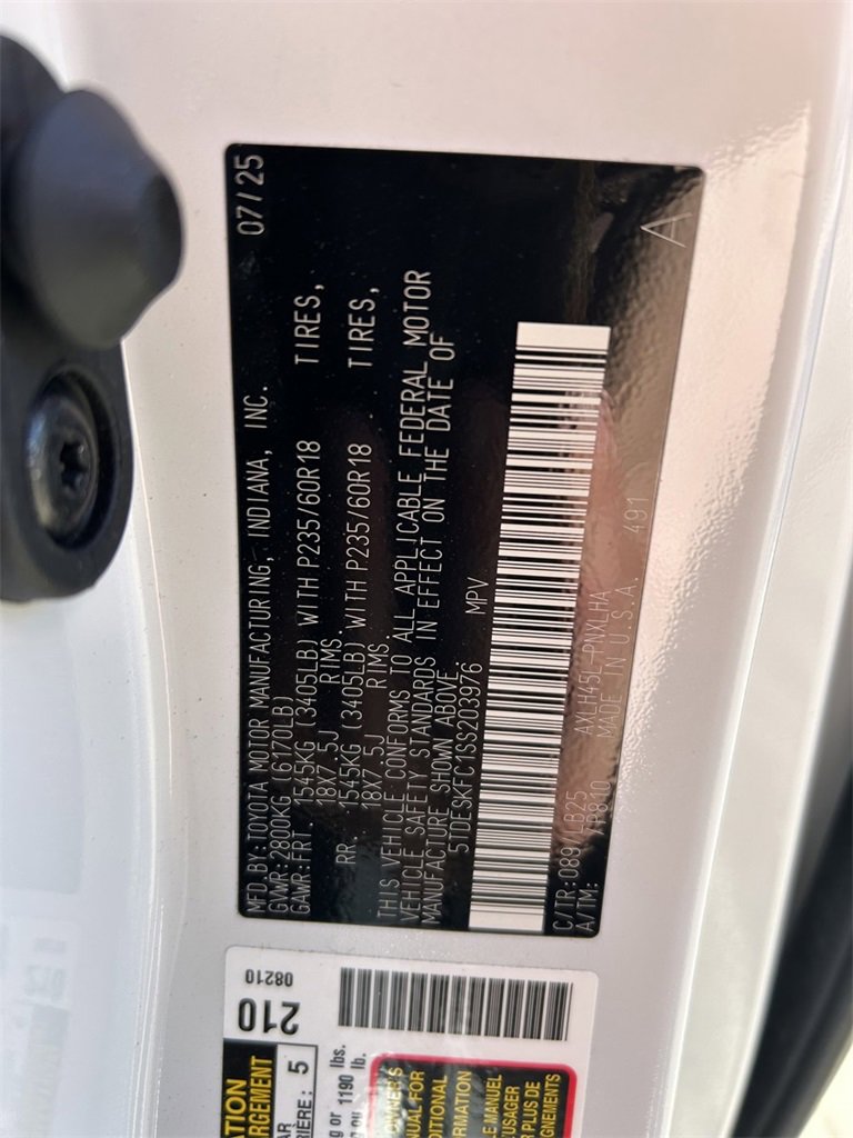 Used 2025 Toyota Sienna Platinum image 10