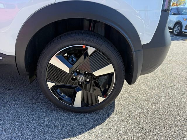 New 2026 Nissan Kicks SR w/ SR Premium Package AWD/4WD image 11