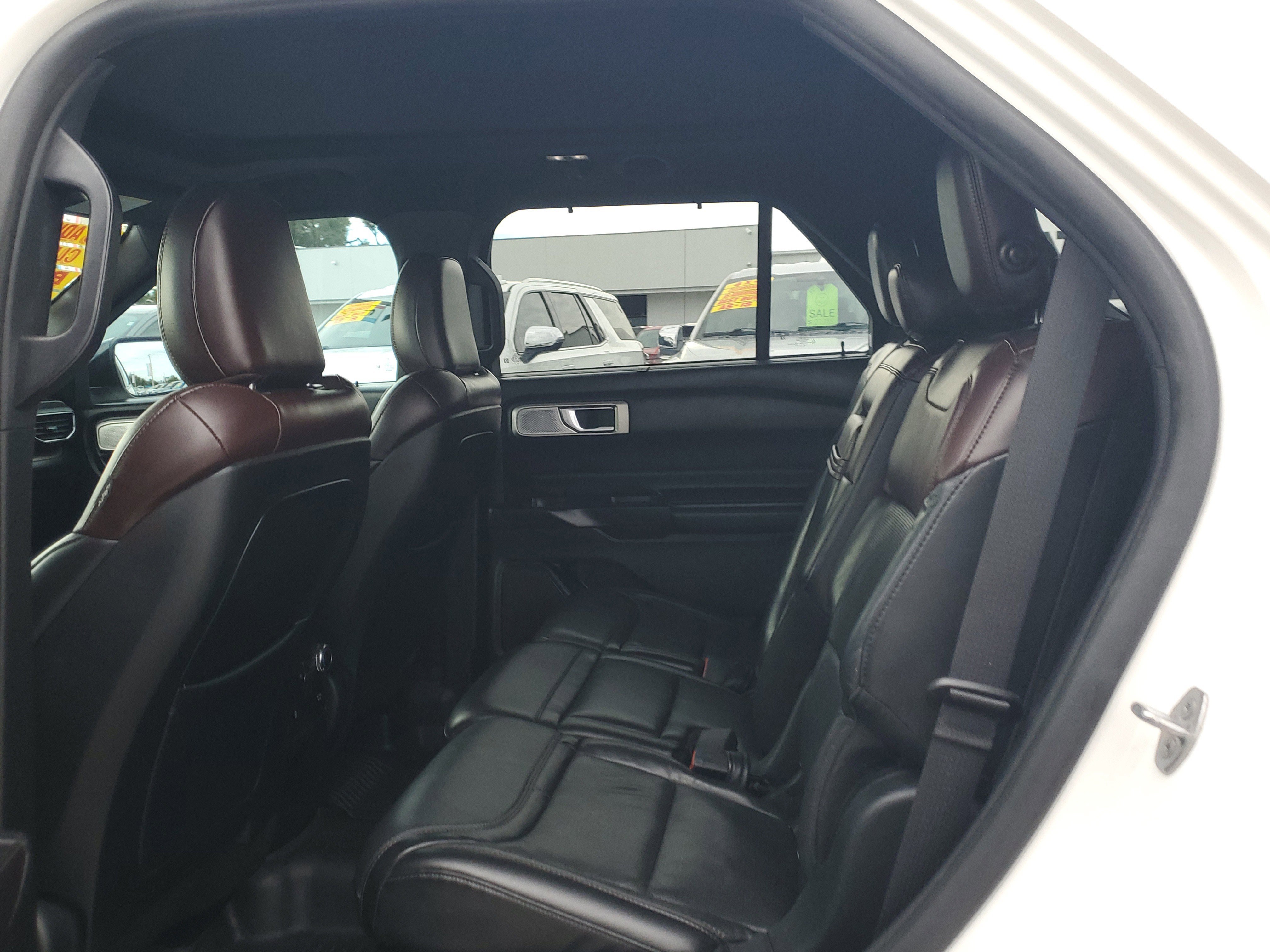 Used 2020 Ford Explorer Platinum w/ Premium Technology Package image 13