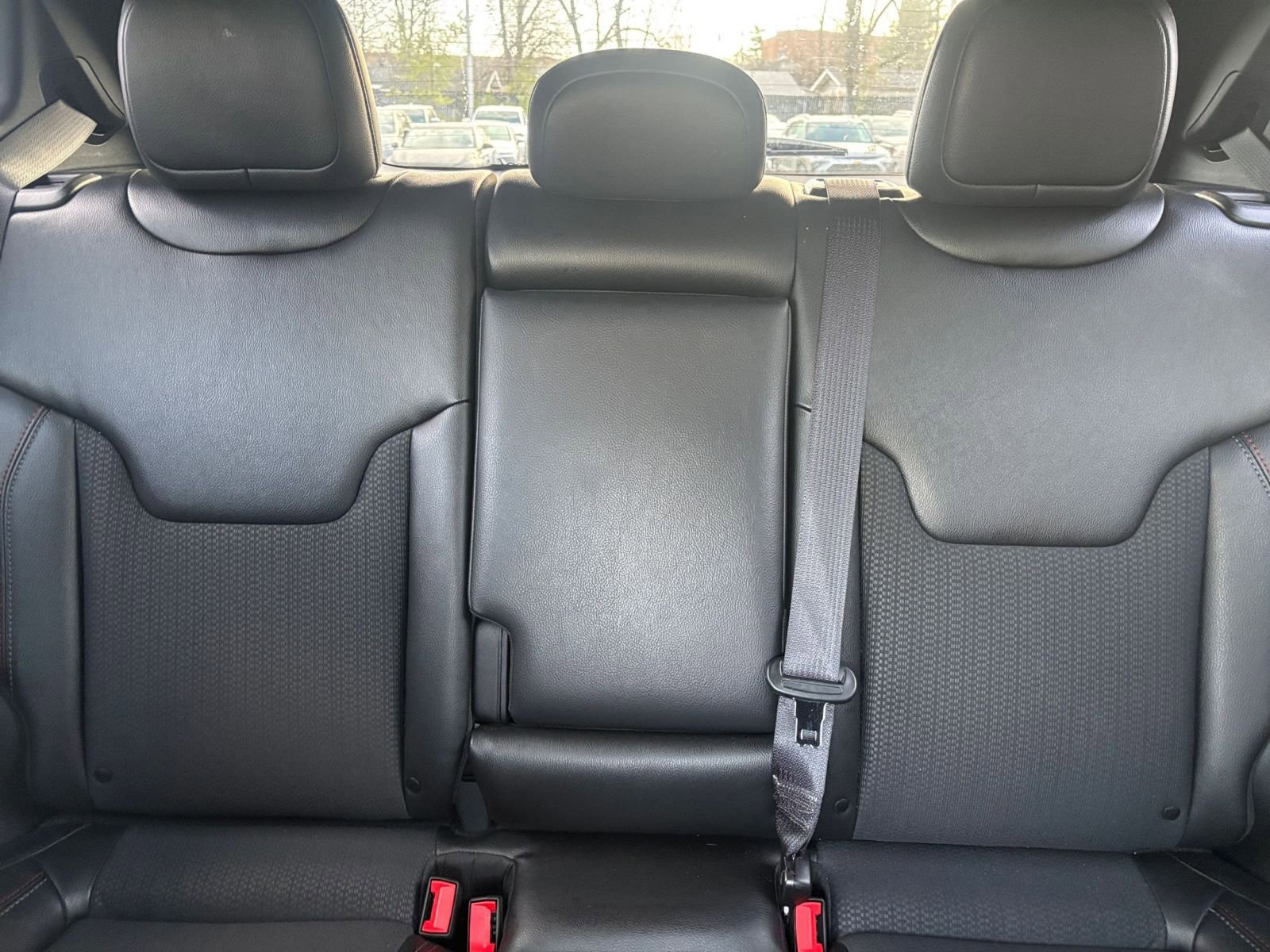 Used 2025 Jeep Compass Trailhawk image 36