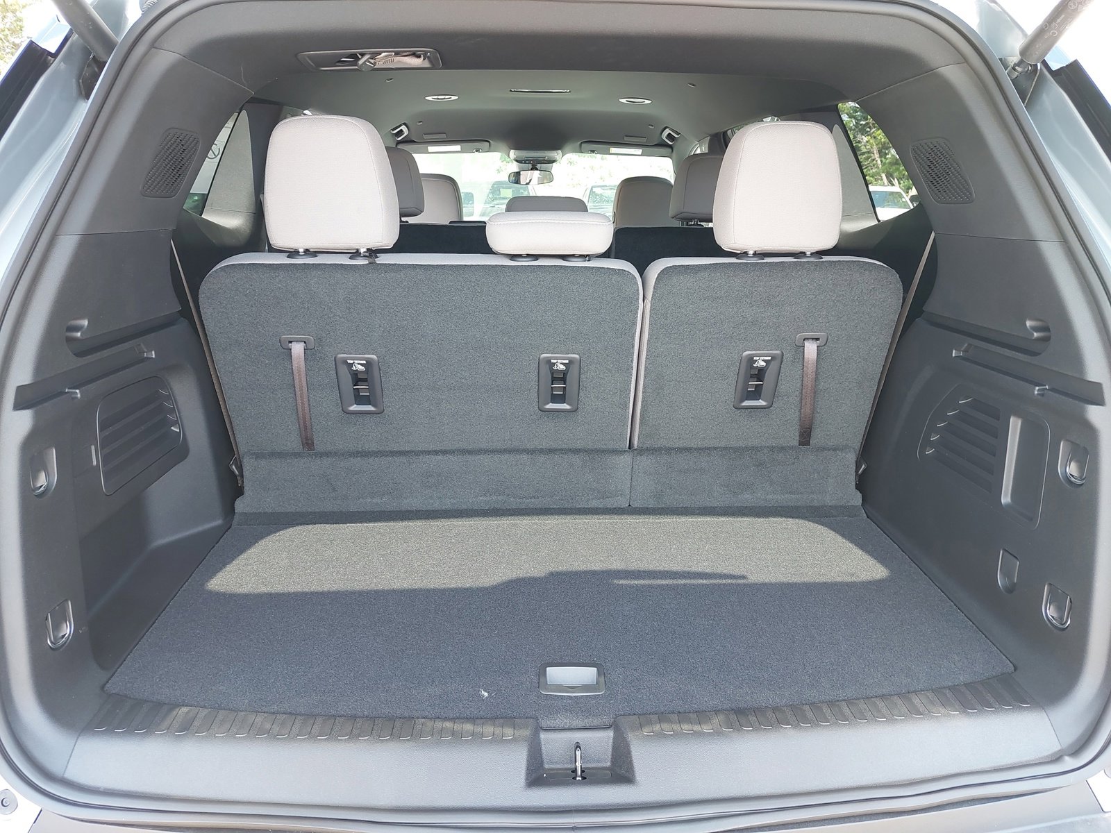 New 2025 GMC Acadia Elevation image 14