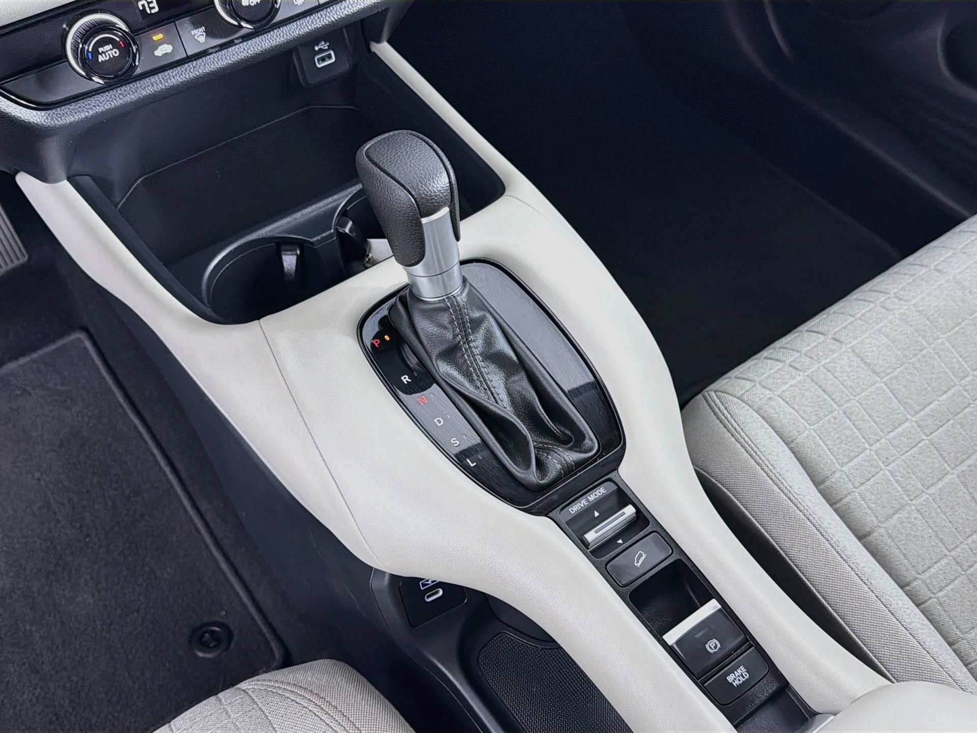 Certified 2024 Honda HR-V LX image 25