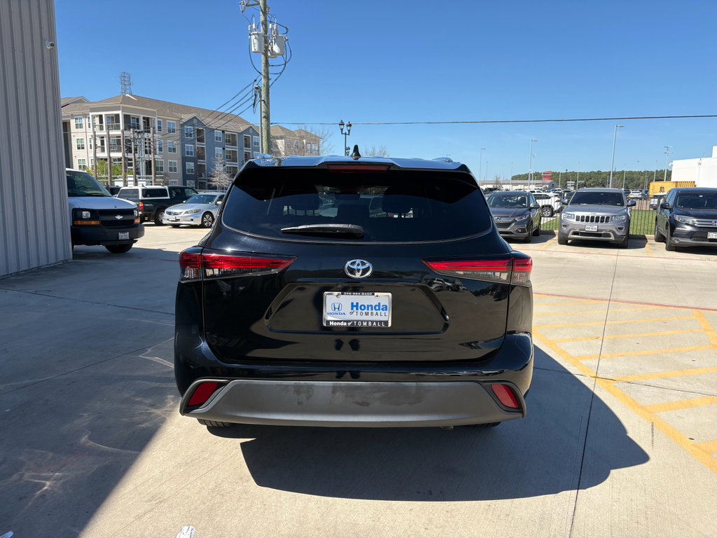 Used 2021 Toyota Highlander XLE image 7