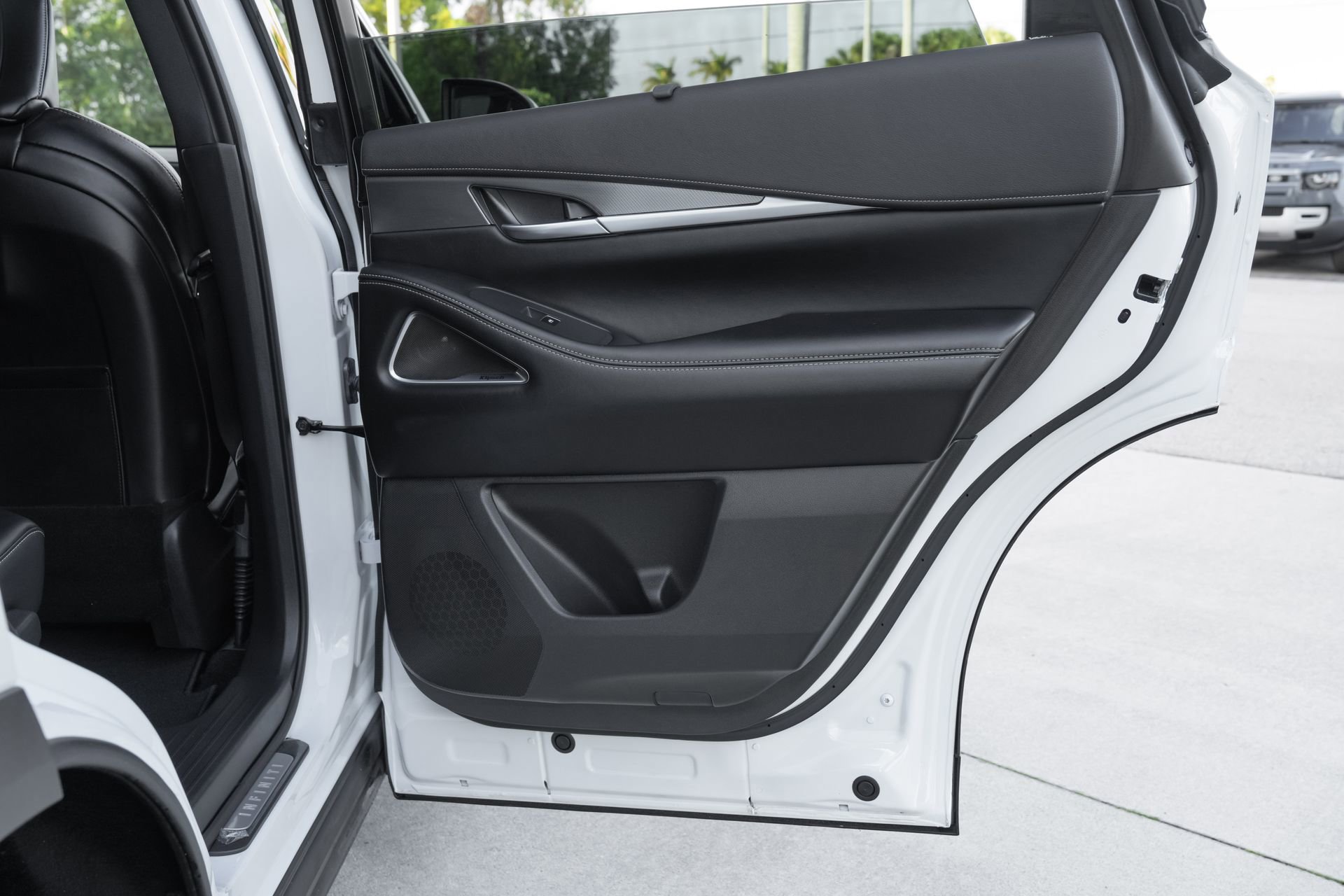 Used 2026 INFINITI QX60 Luxe w/ Cargo Package image 33