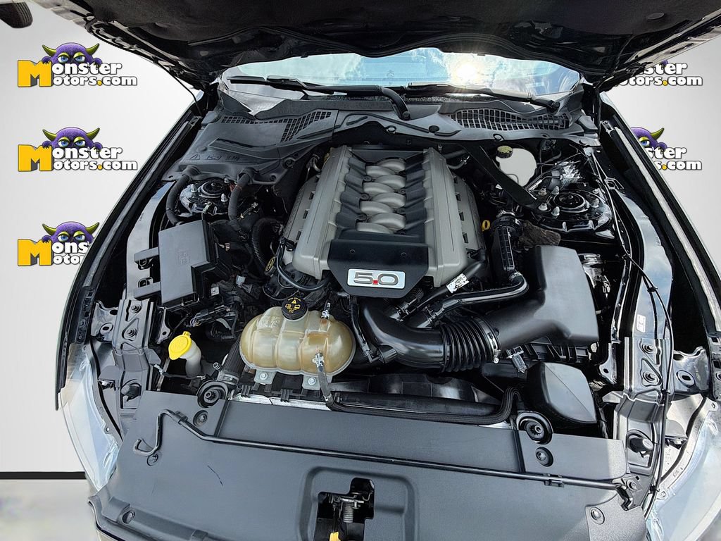 Used 2016 Ford Mustang GT Premium w/ Equipment Group 401A RWD image 32