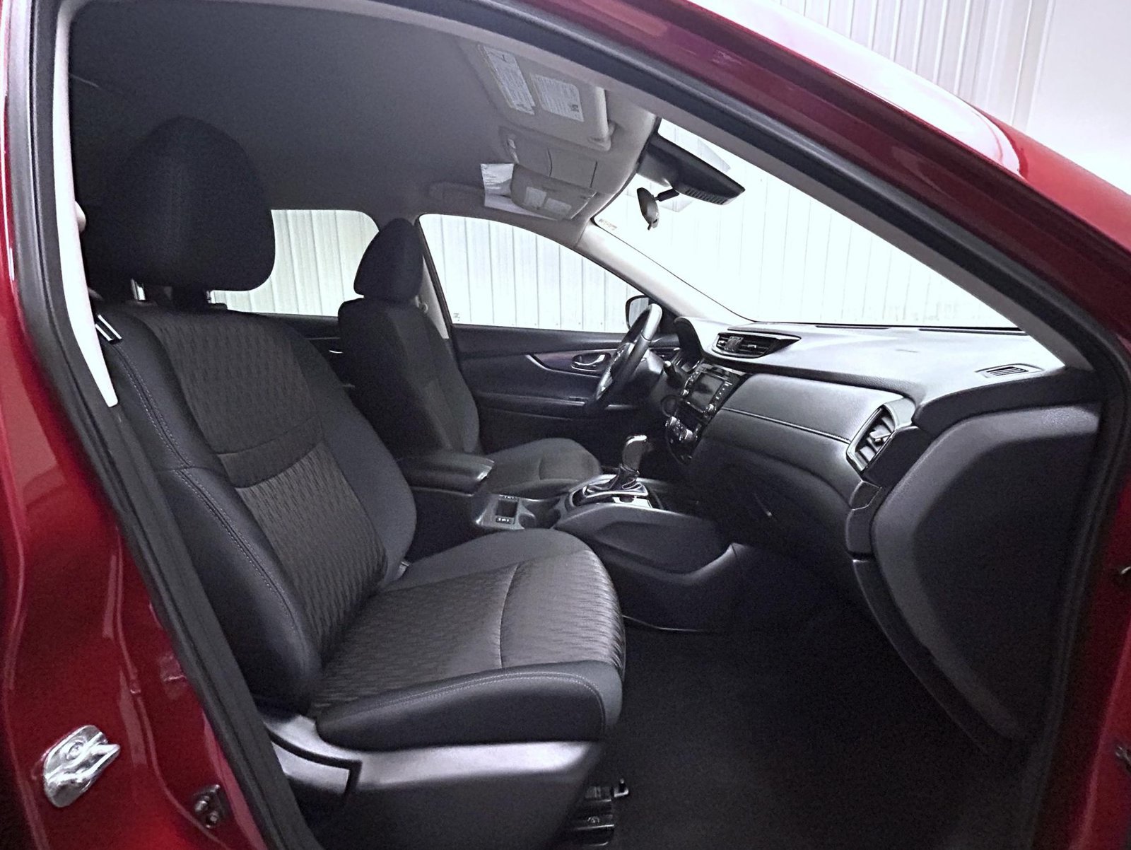 Used 2019 Nissan Rogue SV AWD/4WD image 15