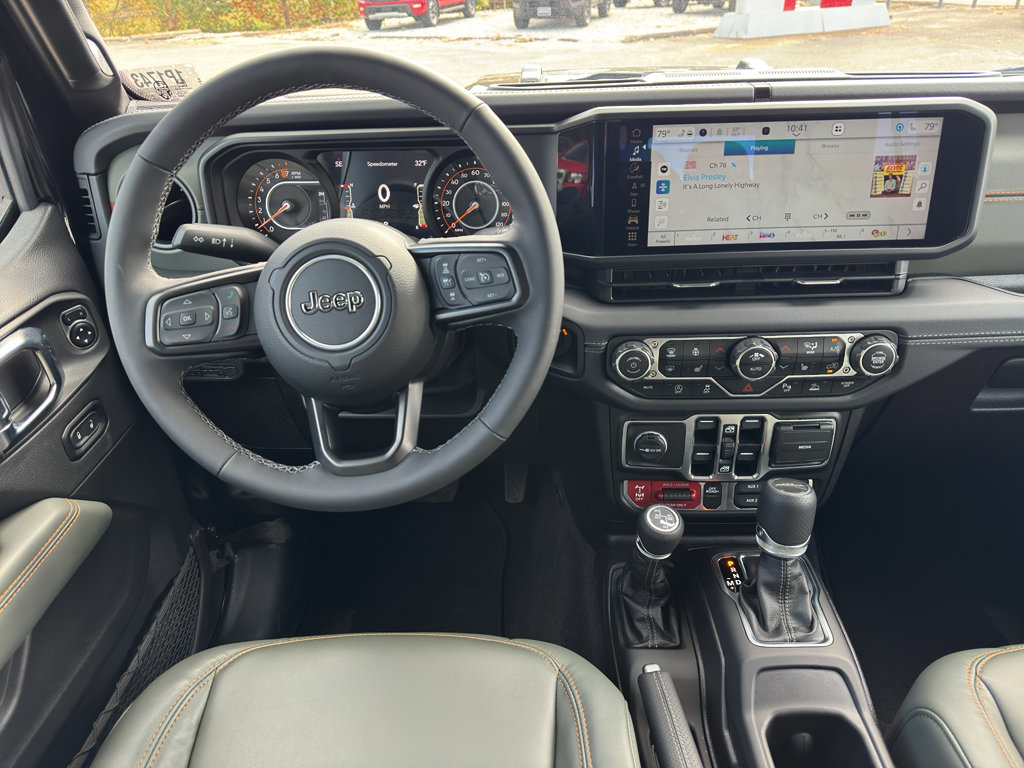 Used 2025 Jeep Gladiator Mojave image 11