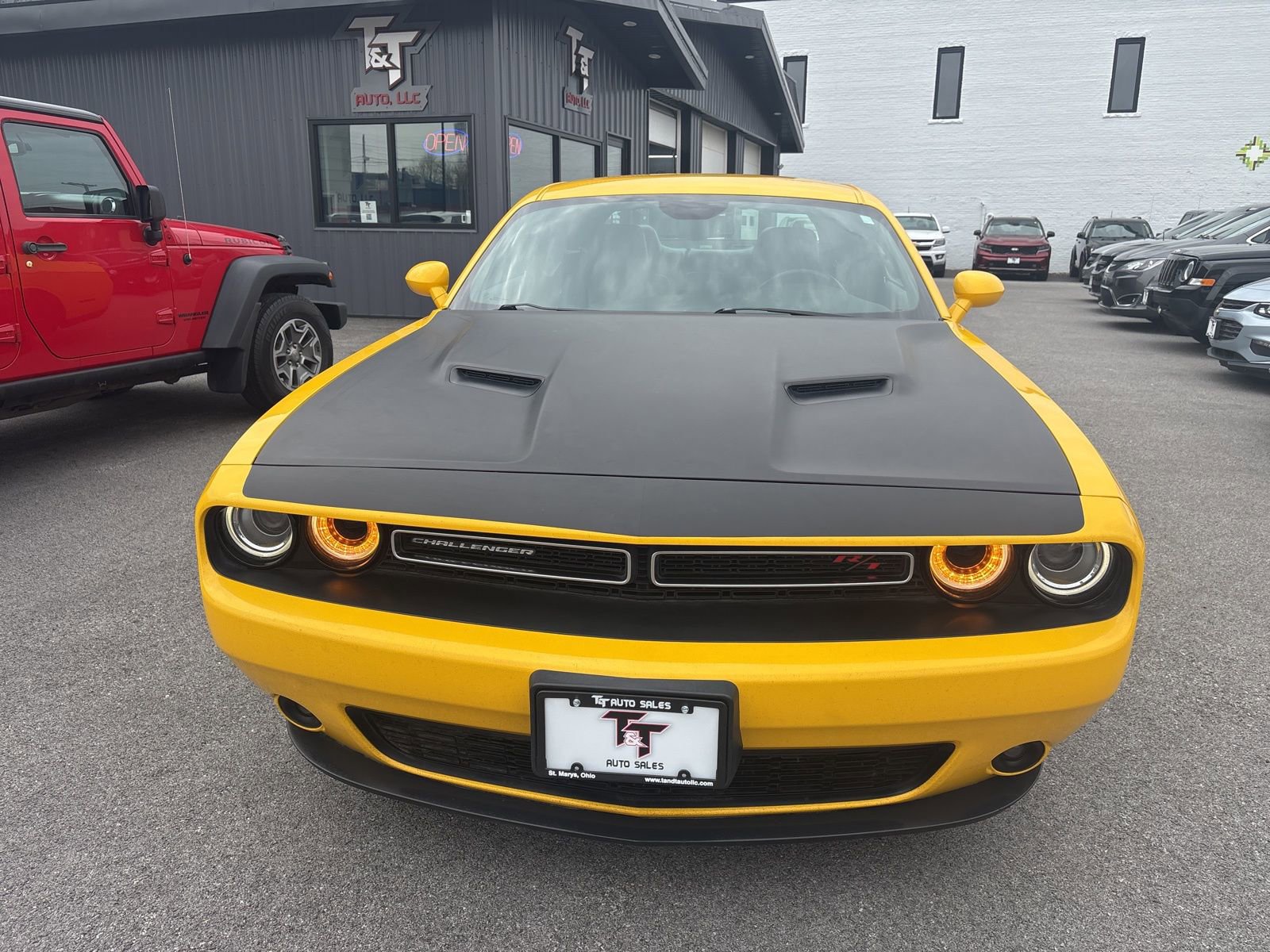 Used 2017 Dodge Challenger R/T image 9
