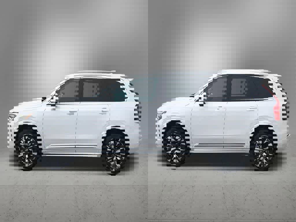 Certified 2025 Volvo XC90 B5 Core w/ Protection Package Premier image 3