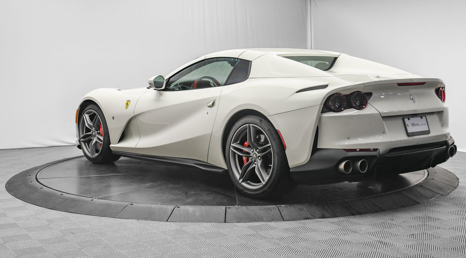 Used 2022 Ferrari 812 GTS RWD image 11