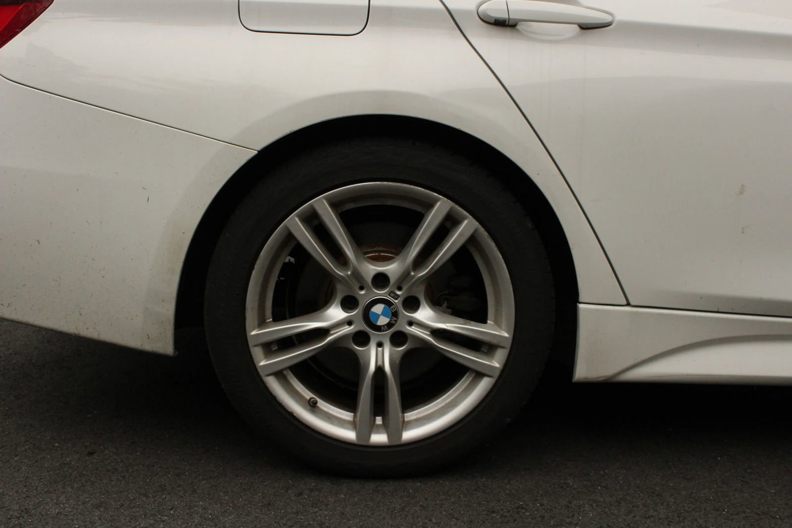 Used 2016 BMW 328i Sedan w/ M Sport Package RWD image 5