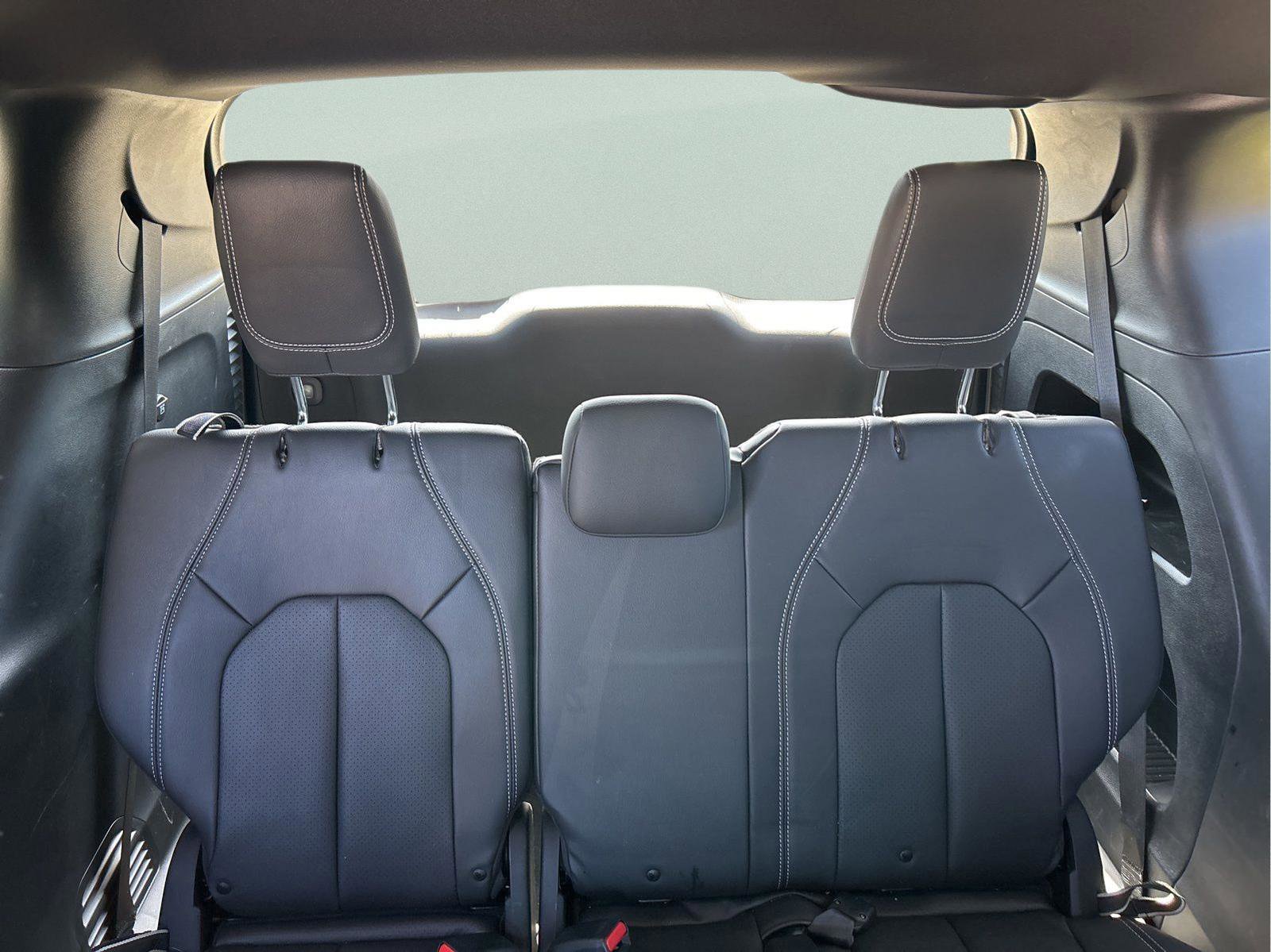 Certified 2021 Chrysler Pacifica Touring-L w/ S Appearance Package image 11