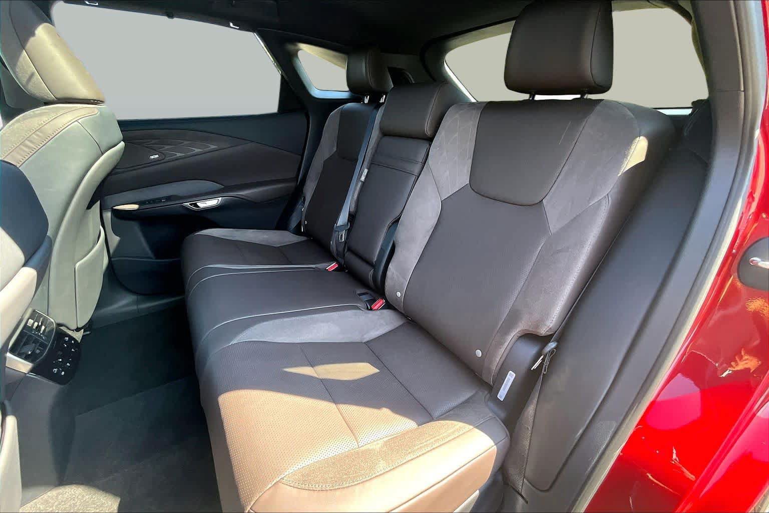 Used 2024 Lexus RX 350 AWD w/ Convenience Package image 21