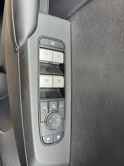 Used 2025 Mitsubishi Outlander SE FWD image 9