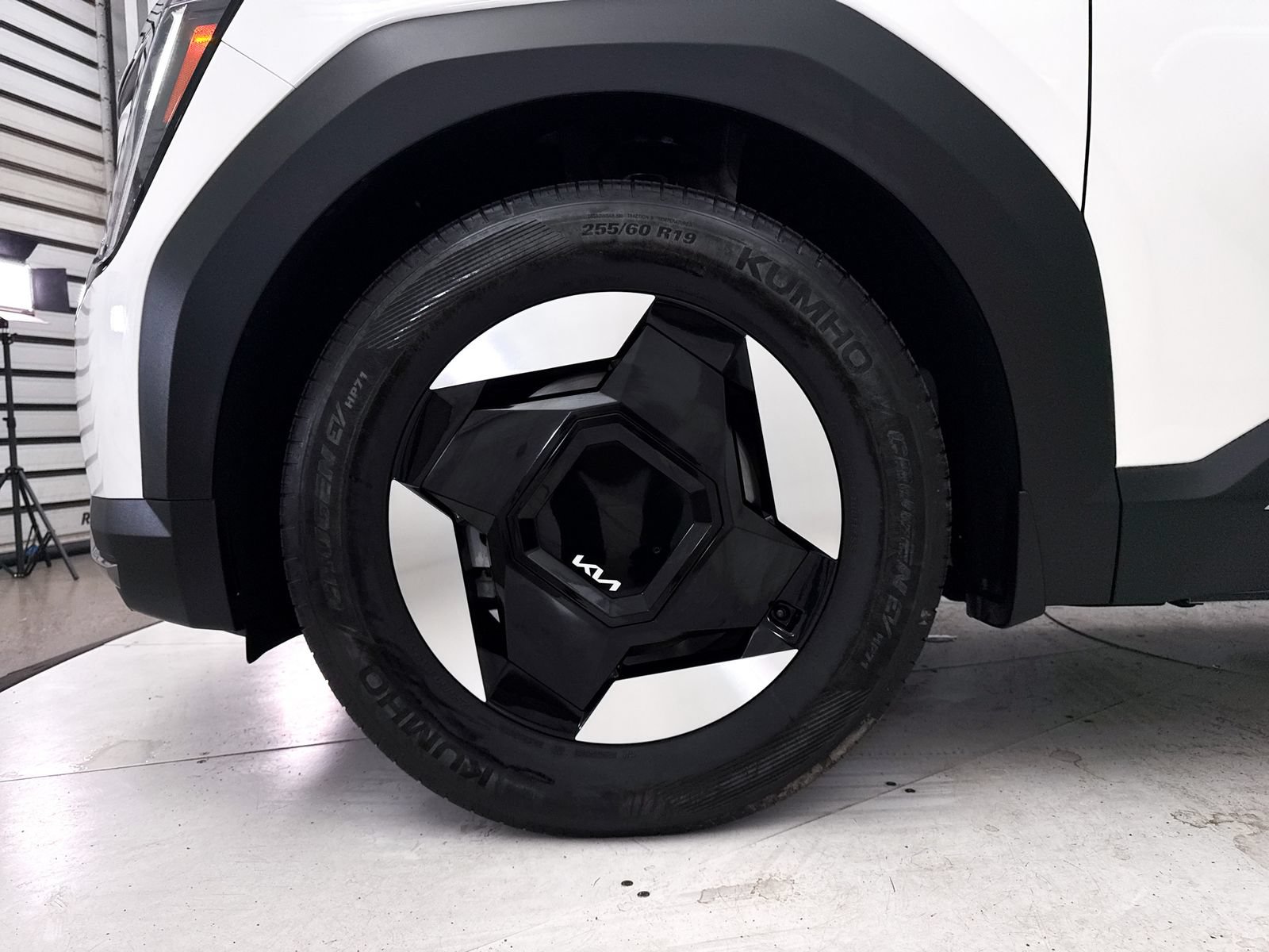 Certified 2024 Kia EV9 Light Long Range RWD image 16