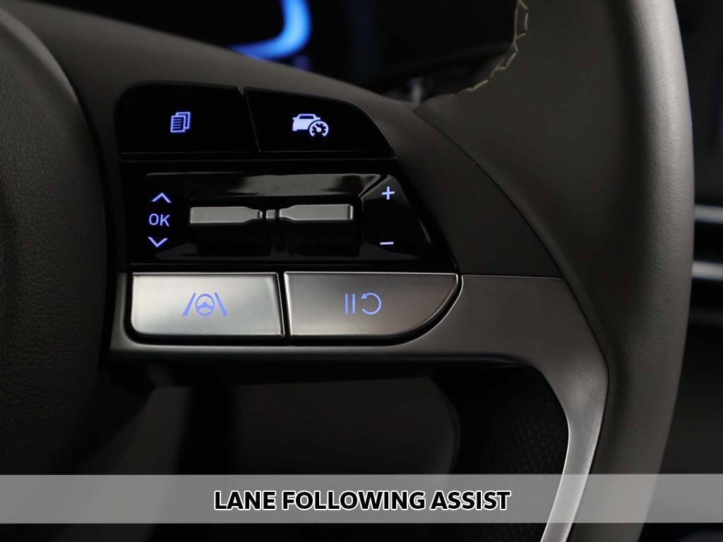 Certified 2025 Hyundai Elantra Sport image 3