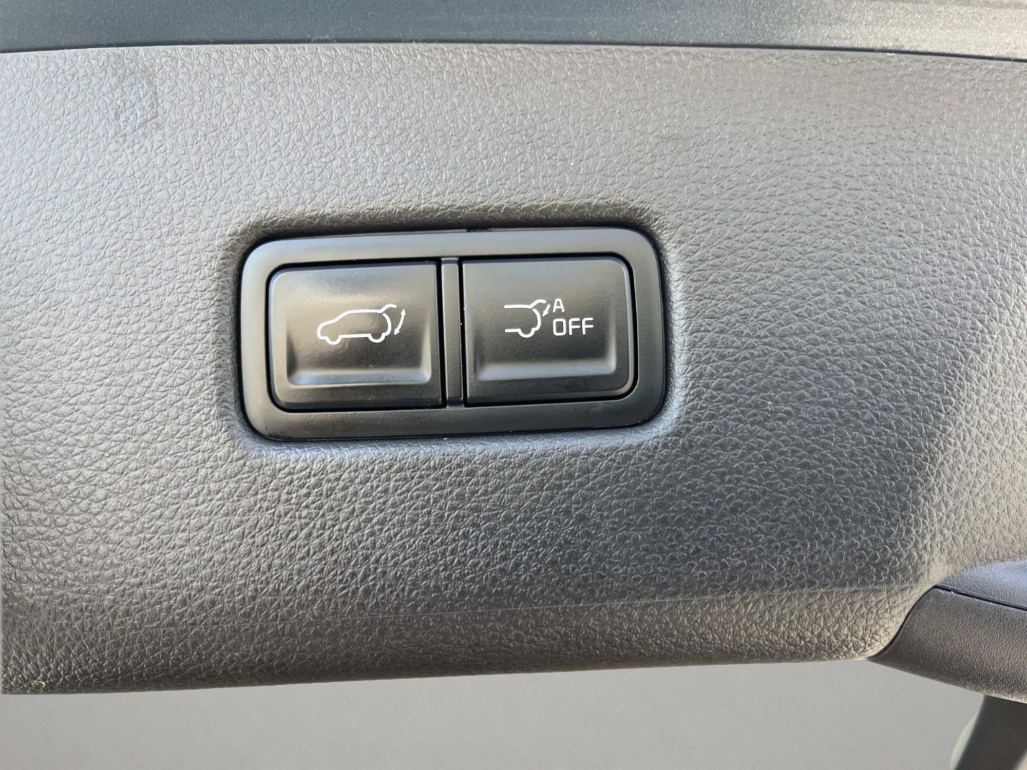 Certified 2024 Kia Carnival EX image 9