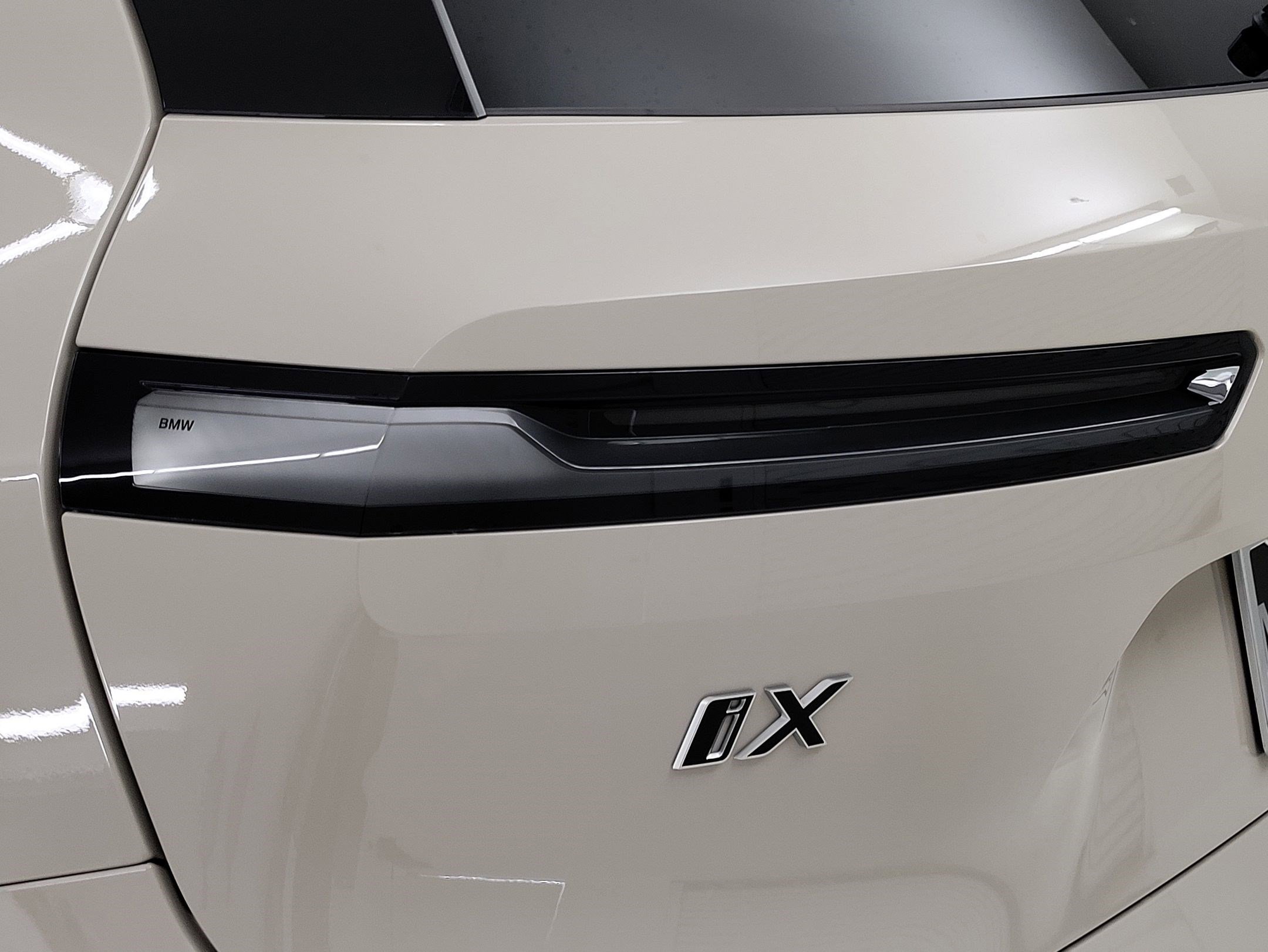 New 2026 BMW iX M70 image 8