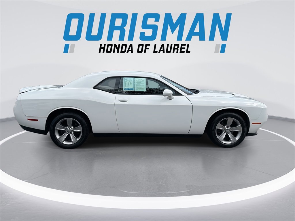 Used 2019 Dodge Challenger SXT image 9