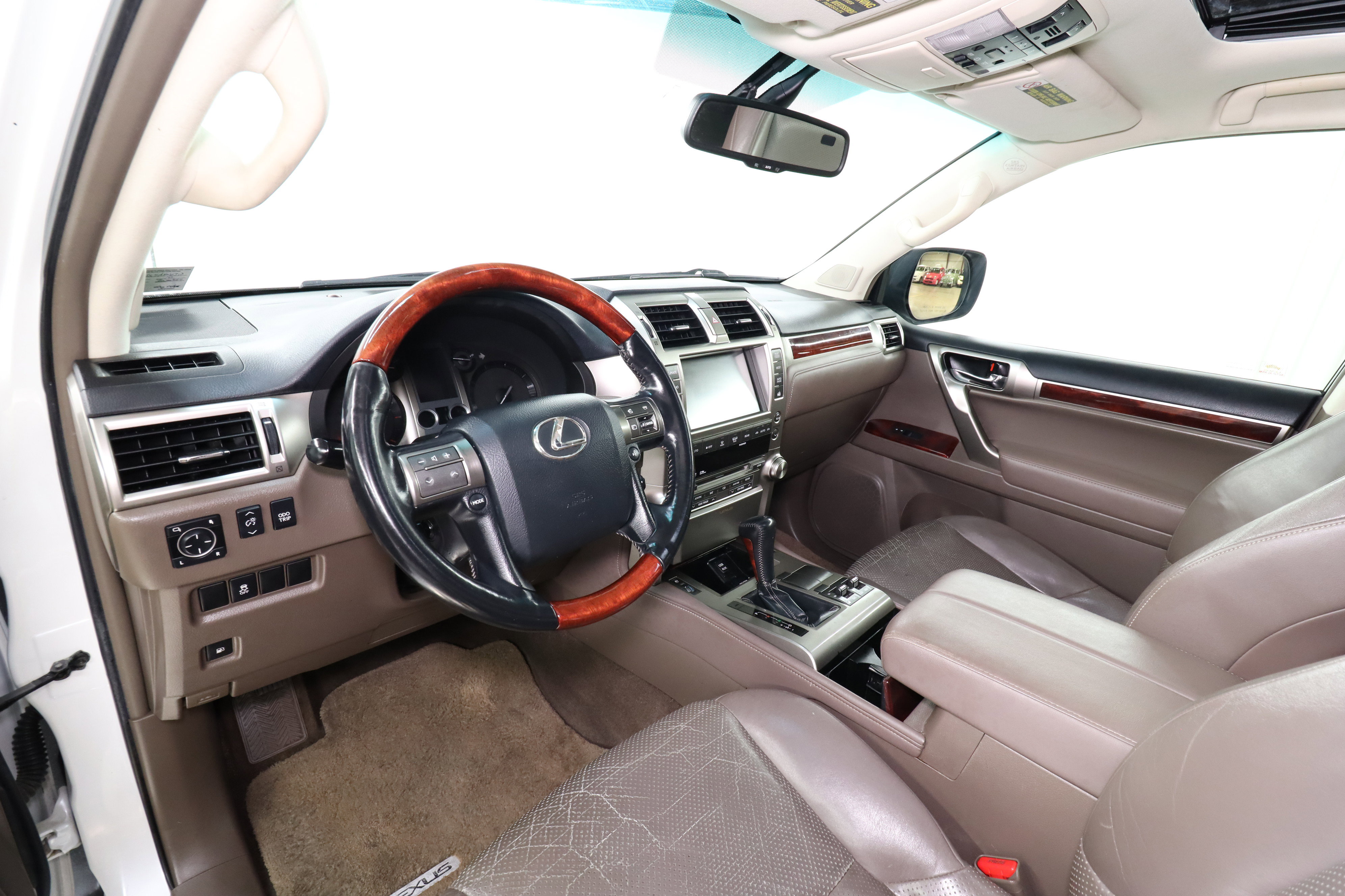 Used 2010 Lexus GX 460 image 9