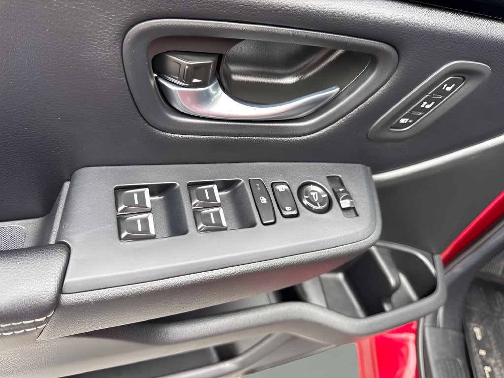 Used 2025 Honda Pilot Touring image 24