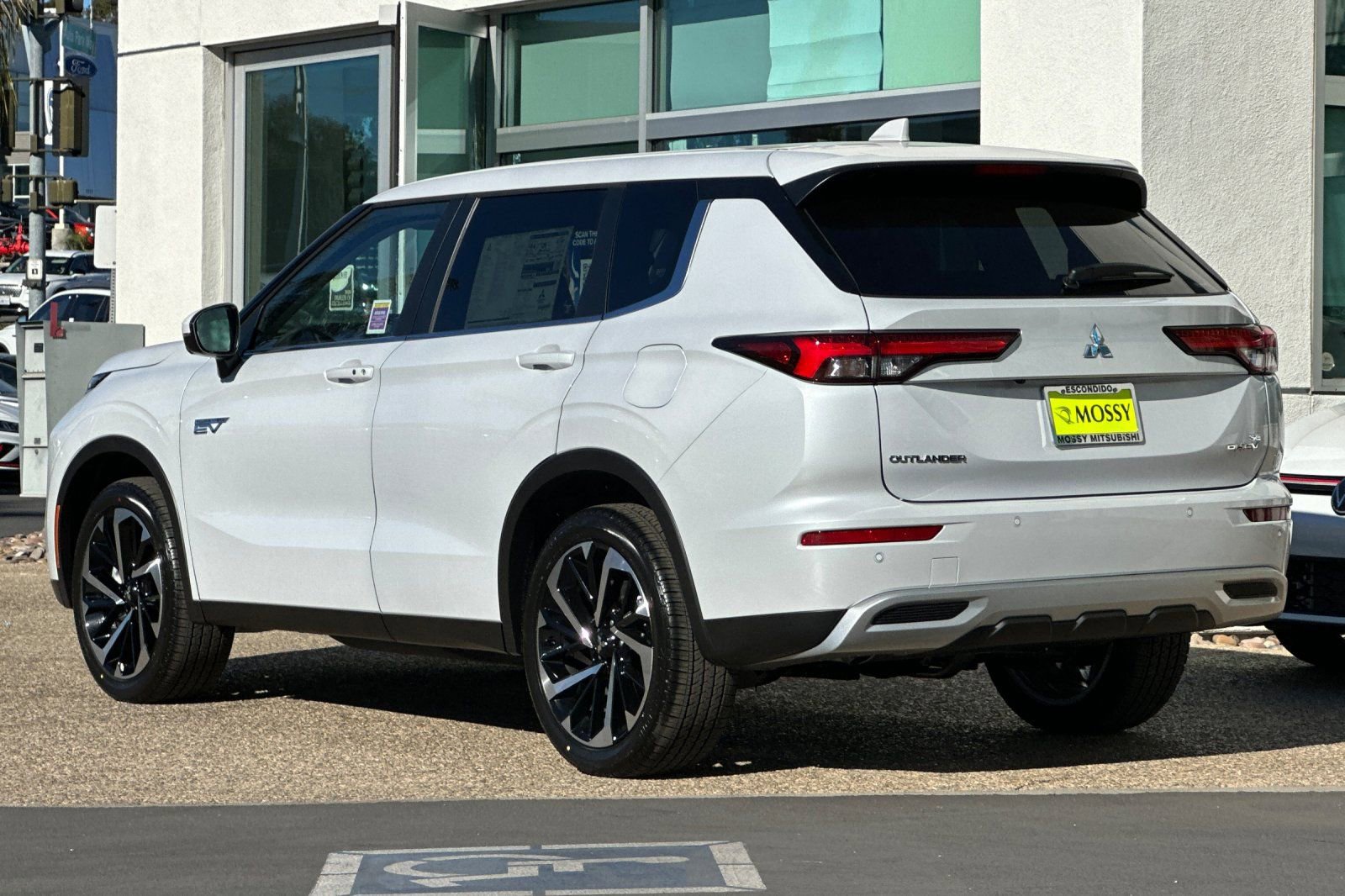 New 2025 Mitsubishi Outlander SE image 6