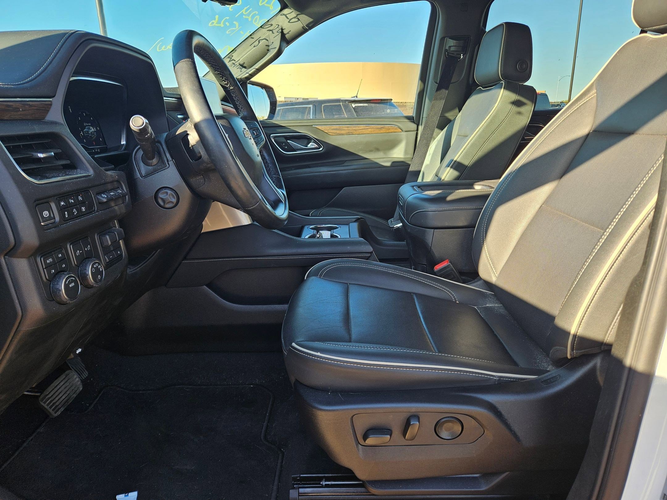 Used 2024 Chevrolet Suburban Premier AWD/4WD image 17