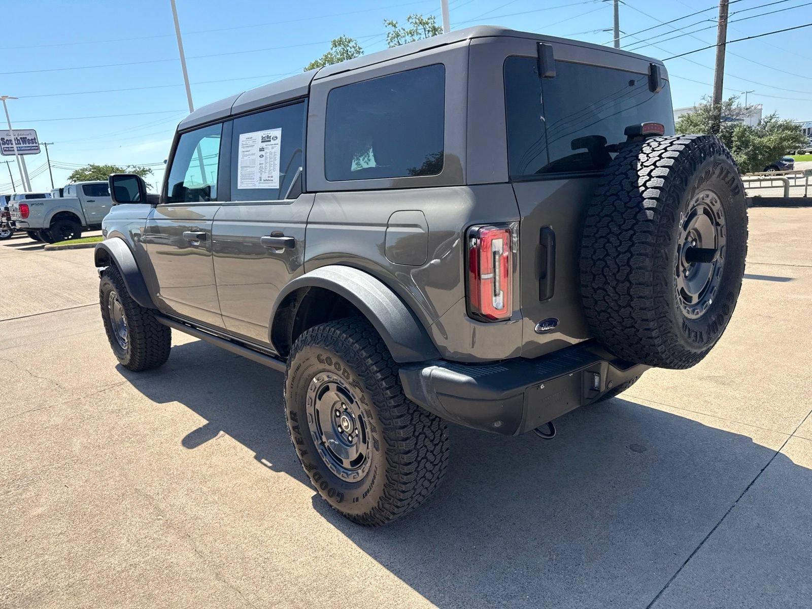 Used 2025 Ford Bronco Badlands AWD/4WD image 5
