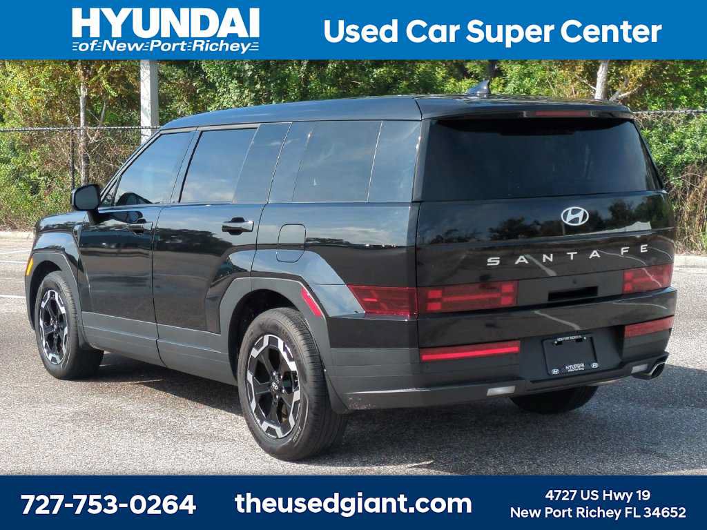 Used 2025 Hyundai Santa Fe SE FWD image 3