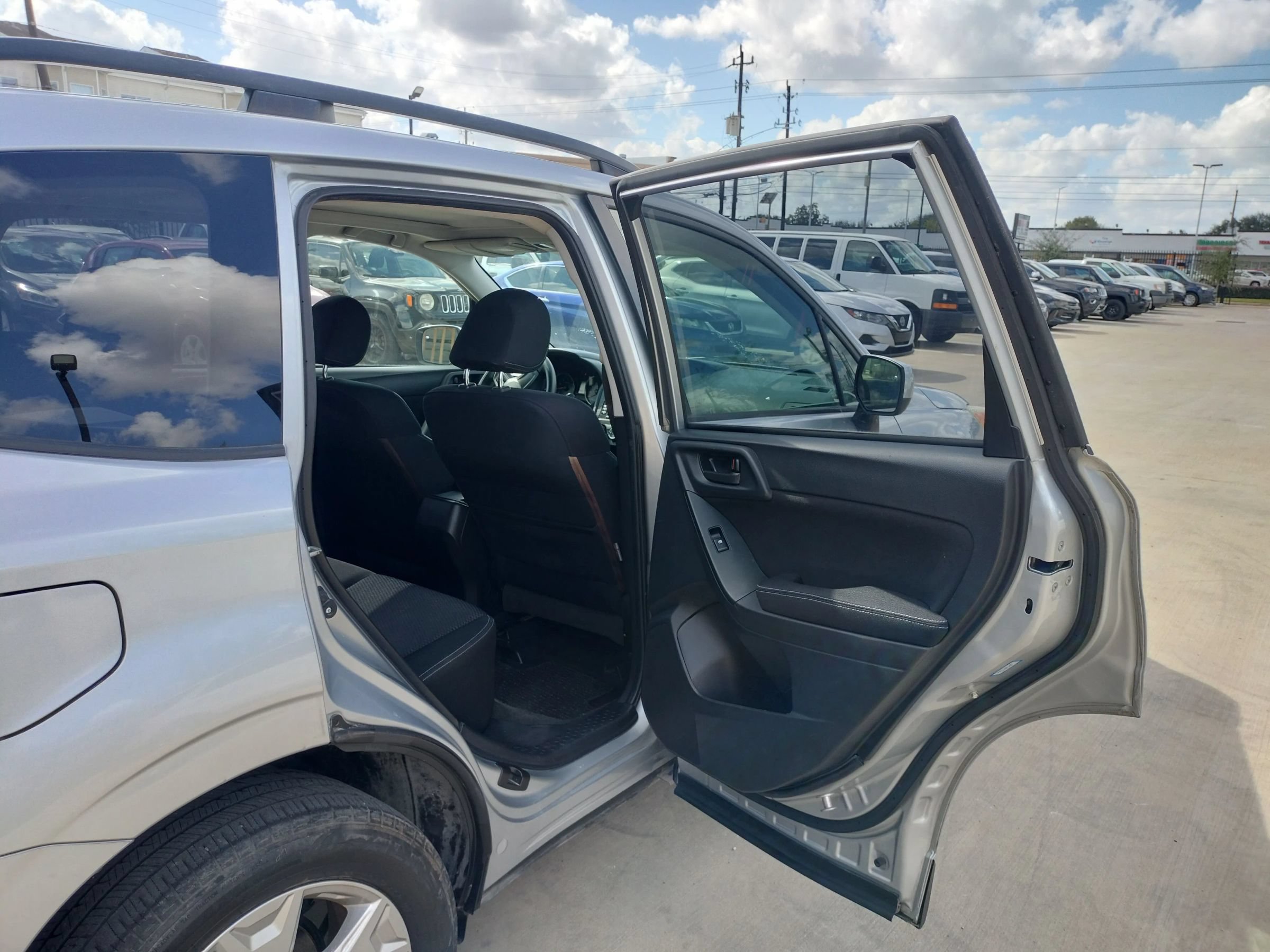 Used 2014 Subaru Forester 2.5i Premium AWD/4WD image 33