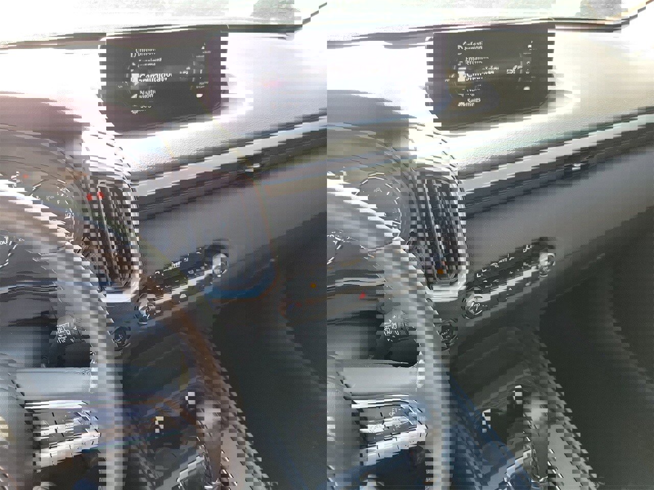 Used 2025 MAZDA CX-50 AWD 2.5 S w/ Premium Package image 24