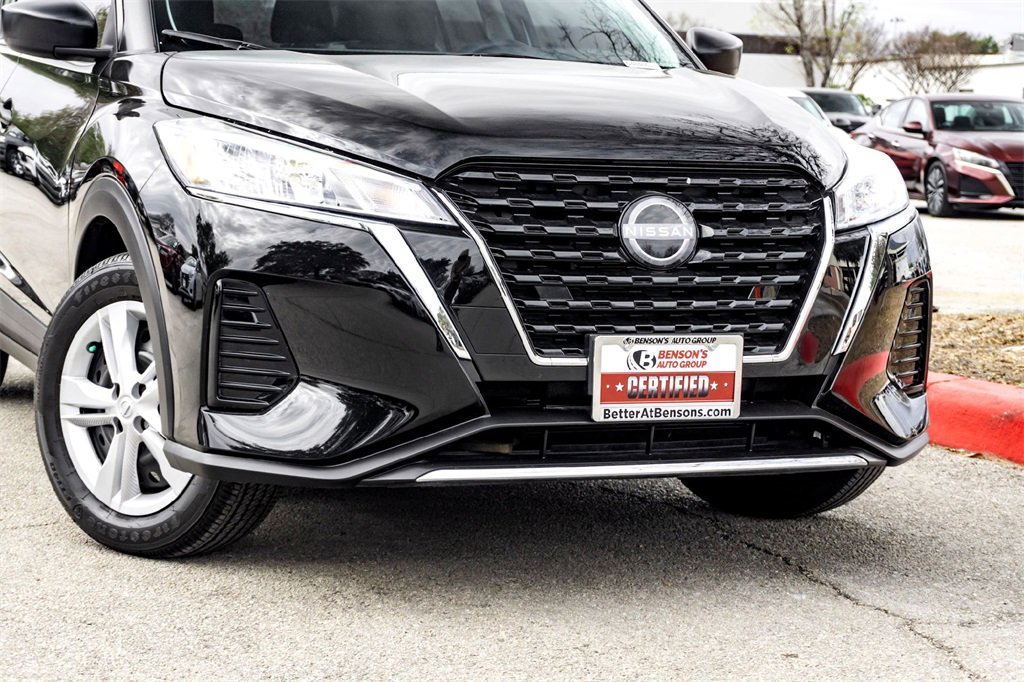 Used 2025 Nissan Kicks Play S image 3