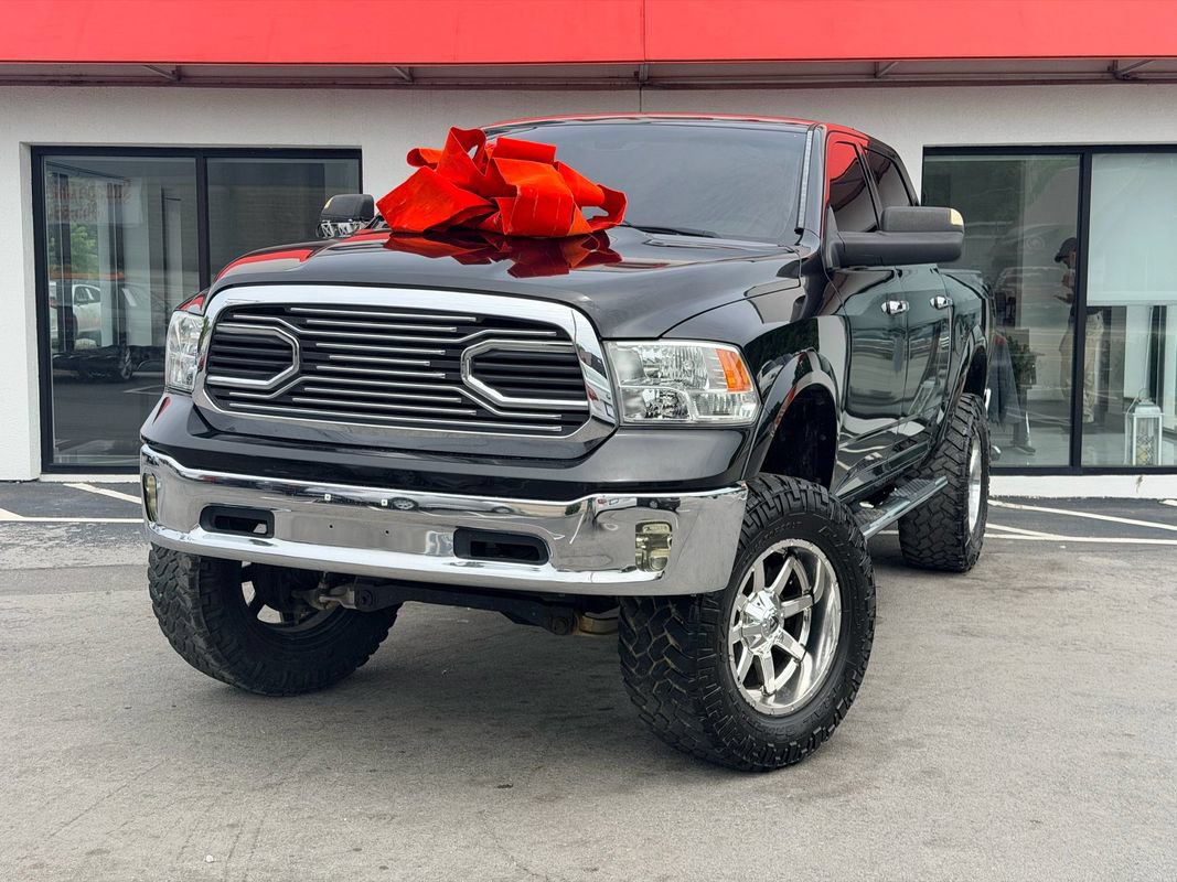Used 2018 RAM 1500 SLT AWD/4WD image 1