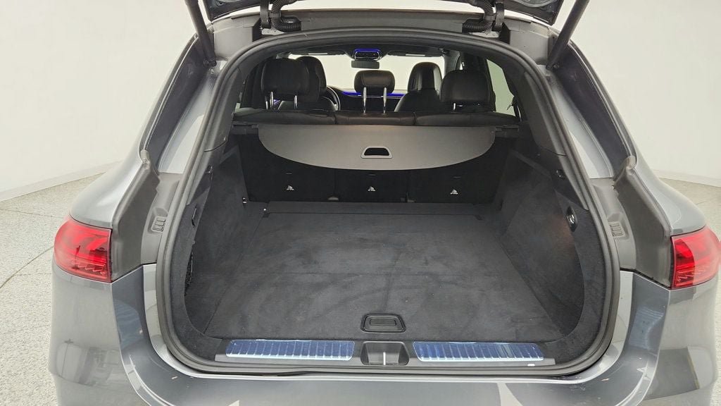 Used 2023 Mercedes-Benz EQS 580 4MATIC SUV image 21