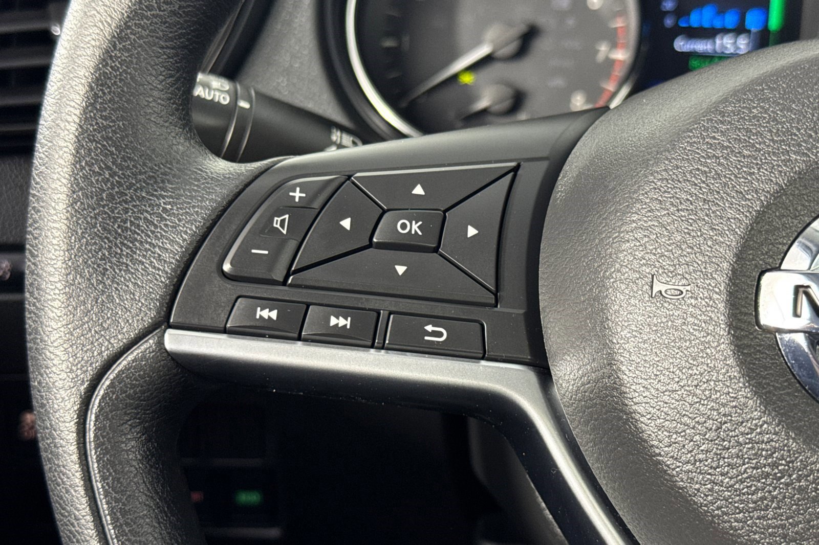 Used 2021 Nissan Rogue Sport S FWD image 17