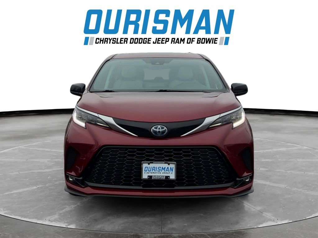 Used 2022 Toyota Sienna XSE image 8