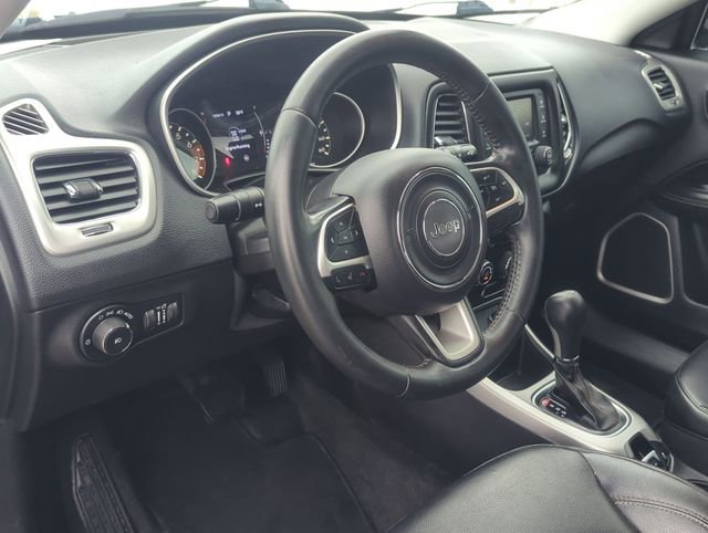 Used 2018 Jeep Compass Latitude image 12