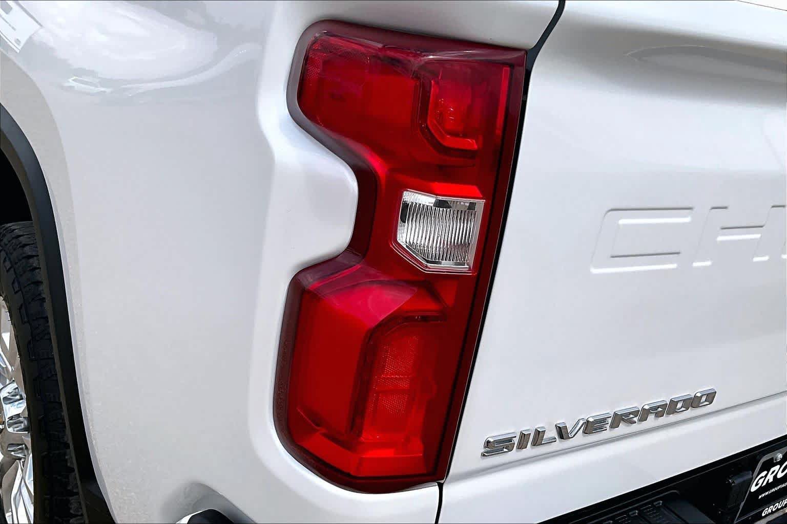 Used 2023 Chevrolet Silverado 2500 High Country w/ Z71 Off-Road Package AWD/4WD image 32