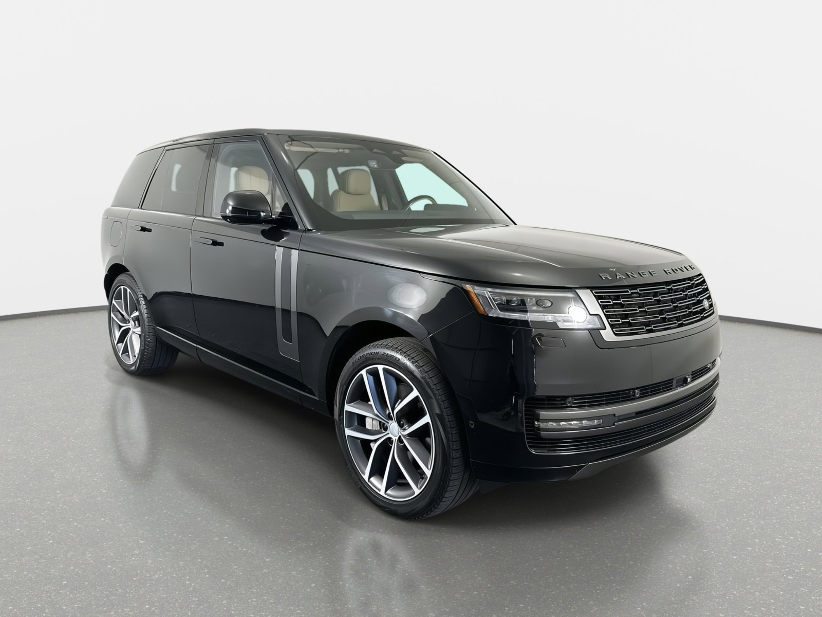 Used 2024 Land Rover Range Rover SE AWD/4WD image 2