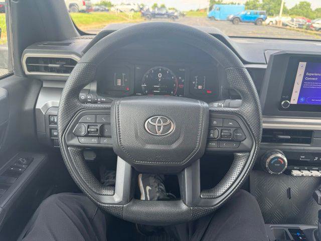 Certified 2024 Toyota Tacoma SR5 AWD/4WD image 17