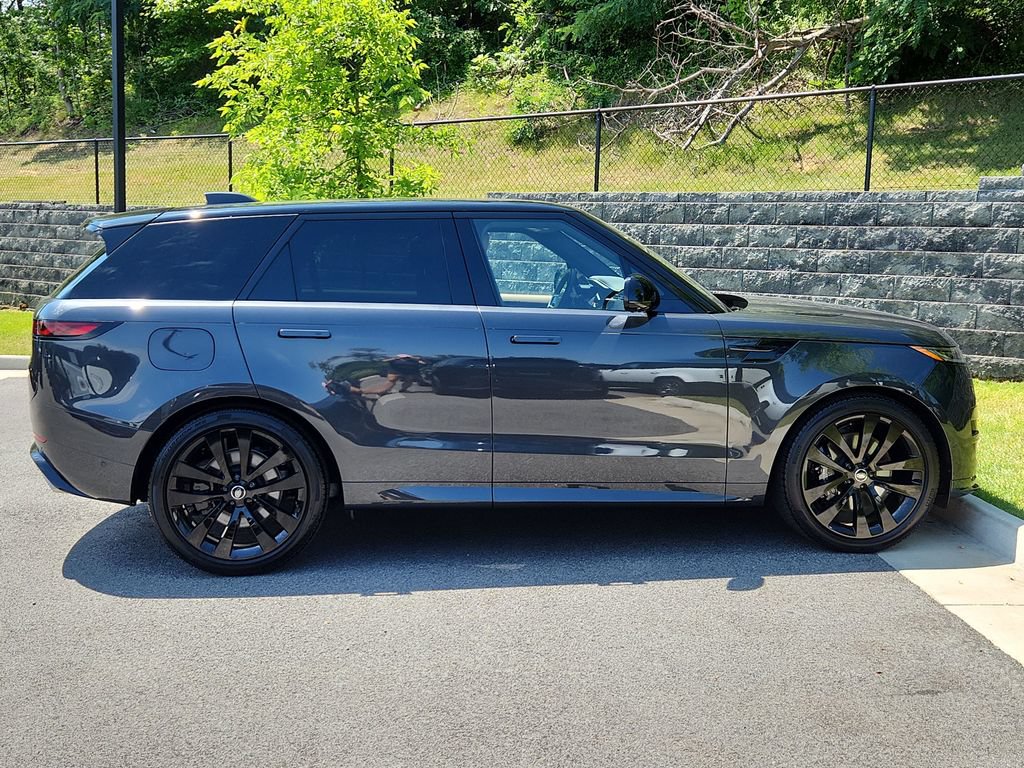 New 2025 Land Rover Range Rover Sport Dynamic SE AWD/4WD image 11
