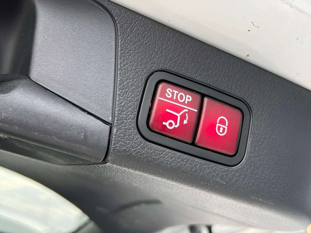 Used 2020 Mercedes-Benz GLB 250 4MATIC image 18